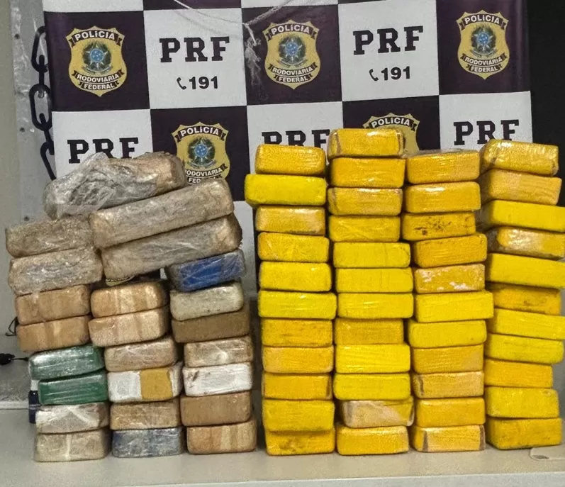 PRF apreende 69 kg de drogas durante fiscalização na BR-230 em Patos, na noite dessa quinta-feira (19)