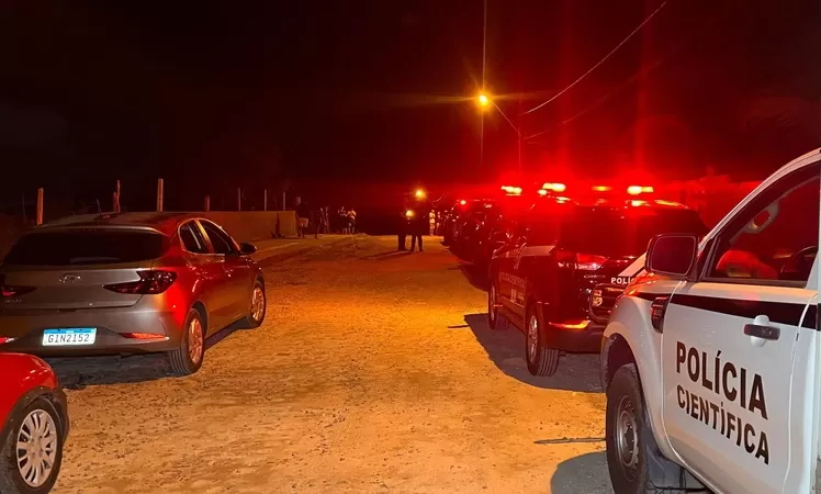 Quatro jovens mortos e duas pessoas feridas em ataque a tiros na madrugada deste domingo (6), na Praia do Sol