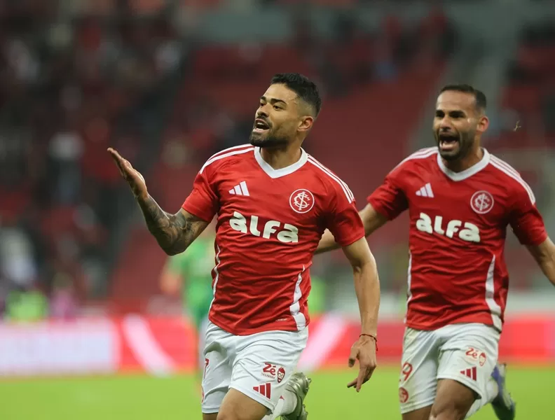 Com gol no fim, Inter vence o Vitória no Beira-Rio e deixa zona de rebaixamento