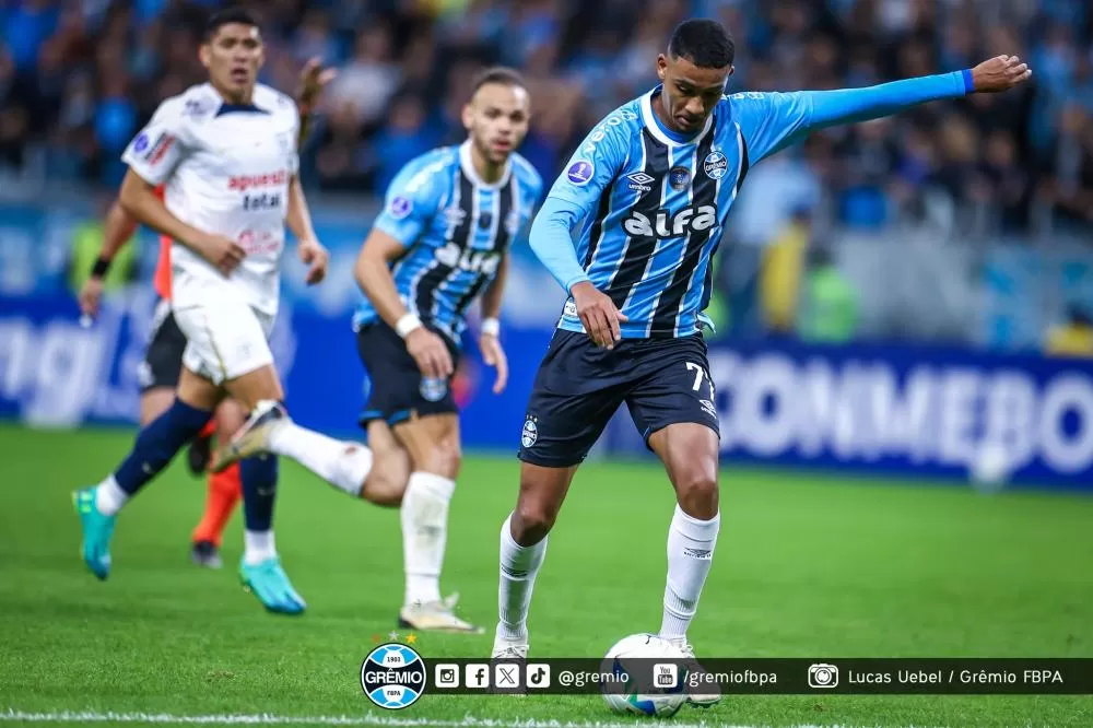 Barcos marca no último minuto, e Alianza Lima elimina Grêmio na Sul-Americana