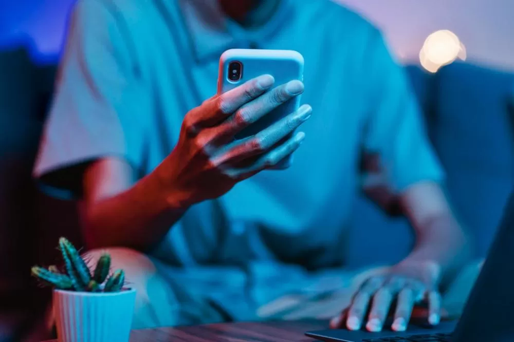 Uso de celular na Paraíba bate recorde e chega a 84% da população em 2024