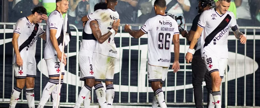 Vasco amassa CSA, administra vantagem e avança na Copa do Brasil