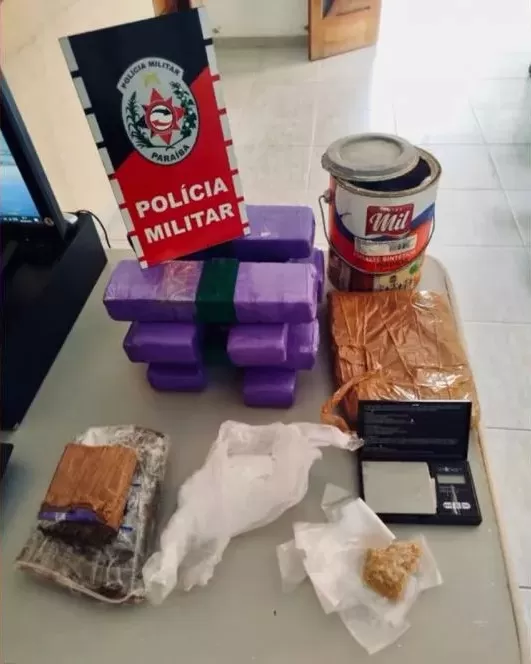 Polícia Militar prende suspeito e apreende 10 quilos de maconha e outras drogas durante operação no Vale do Piancó