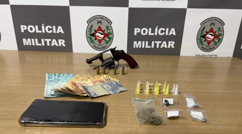 Polícia Militar apreende arma de fogo com acusado que tentou fugir, na zona sul de João Pessoa