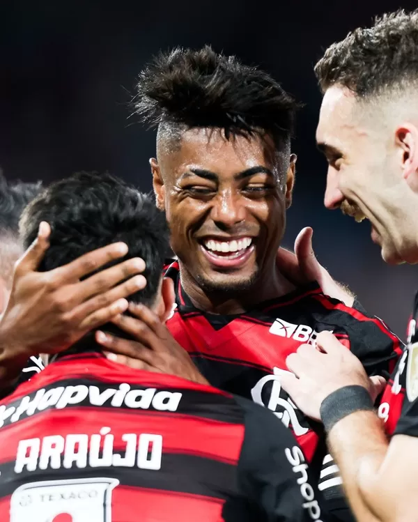 Com gol de Bruno Henrique, Flamengo vence o Inter na ida das oitavas da Libertadores