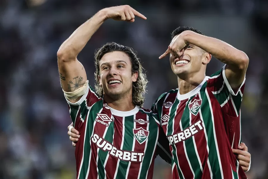 Em tarde de Serna e recorde de Fábio, Fluminense vence o Fortaleza no Maracanã