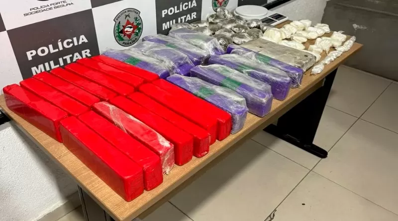 PM apreende grande quantidade de drogas em ação contra o tráfico no Bairro das Indústrias 