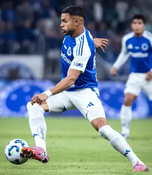 Cruzeiro vence, dorme na vice-liderança e interrompe sequência do São Paulo