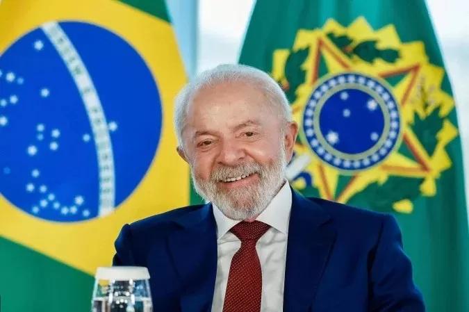 Em resposta ao tarifaço dos EUA, Lula reforça papel do Brics