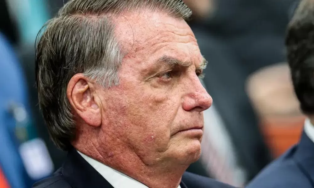 Jair Bolsonaro pede autorização do STF para fazer procedimento médico 