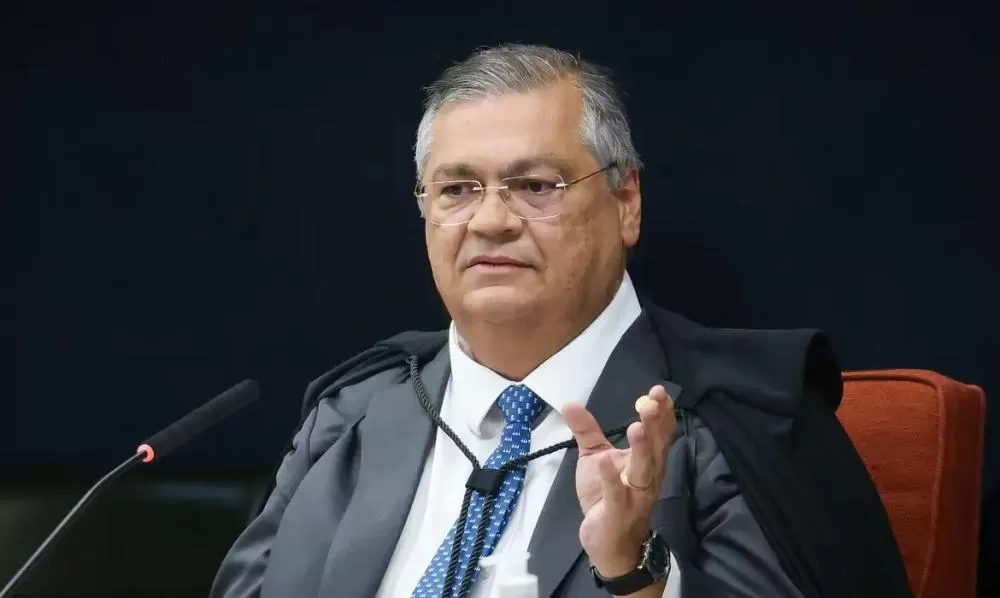 Flávio Dino vota pela condenação de Bolsonaro e mais sete; placar está 2 a 0