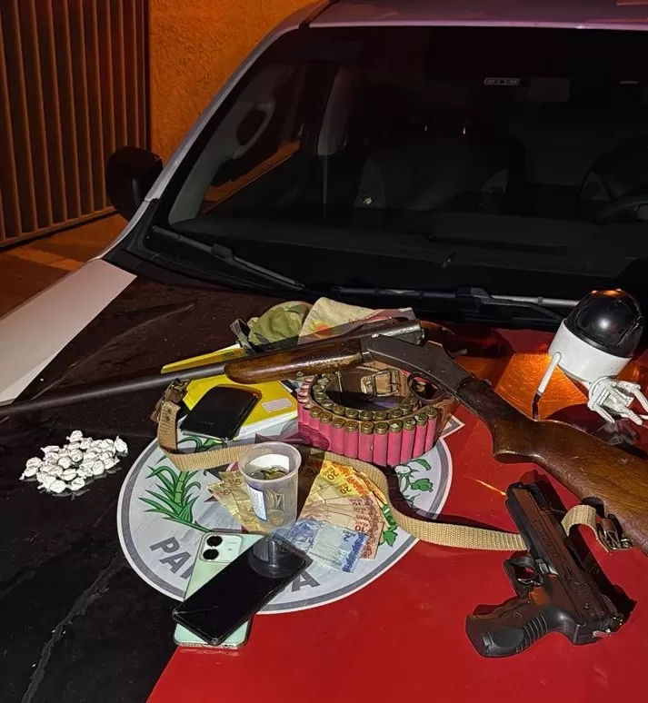 Polícia Militar prende suspeito de tráfico e apreende arma de fogo e drogas em São Bento (PB)