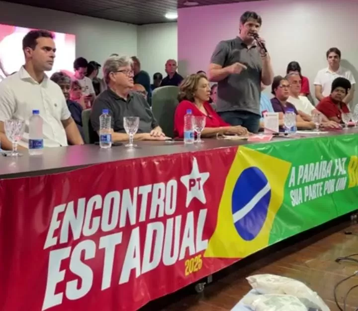 Com presença de João e Lucas, Cida Ramos toma posse como nova presidente do PT na Paraíba
