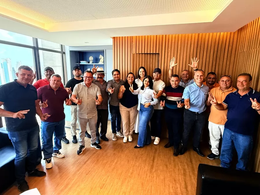Geska Oliveira, pré-candidata a deputada estadual, recebe apoio de lideranças de Desterro e Taperoá