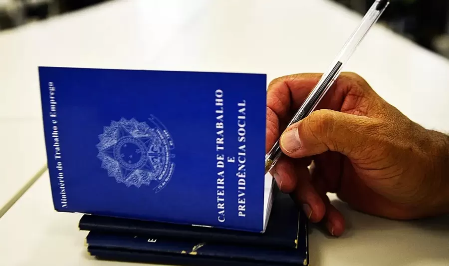 Desemprego recua para 5,6%, a menor taxa desde 2012, mostra IBGE 