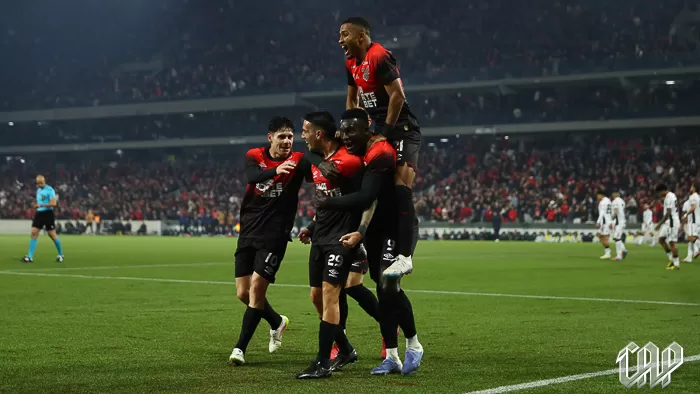 Athletico conquista sétima vitória seguida, vence Operário-PR e dorme no G4 após 25 rodadas