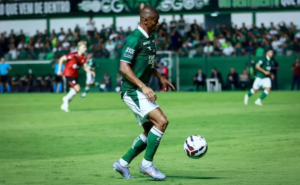 Goiás e Atlético-GO empatam sem gols em clássico morno na Serrinha