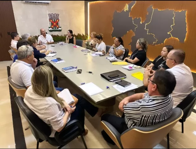 Prefeito Laurinho Maia reúne secretariado para discutir o equilíbrio econômico-financeiro da gestão