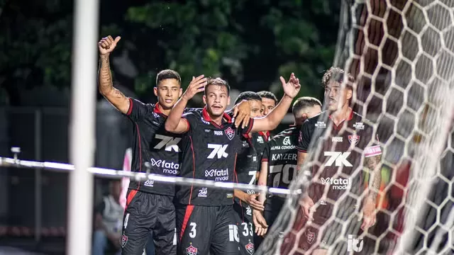 Vitória vence o Ceará no Barradão e encurta distância para sair da zona de rebaixamento