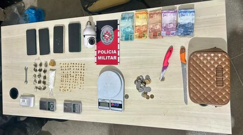 Polícia Militar prende dupla suspeita de tráfico de drogas na cidade de Cajazeiras 
