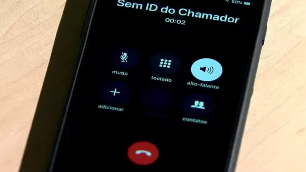 Golpe da ligação muda: criminosos podem estar copiando sua voz para enganar outros