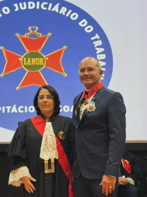 Prefeito Laurinho Maia recebe a Comenda da Ordem do Mérito Judiciário do Trabalho ‘Epitácio Pessoa’