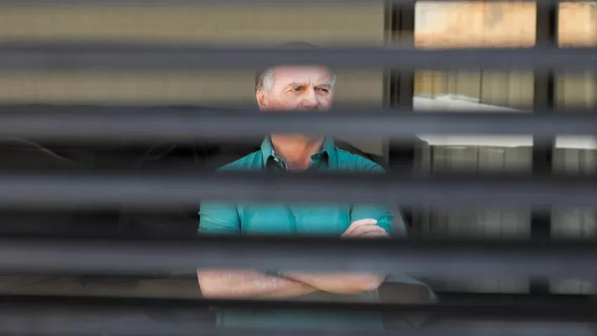 Moraes nega pedido da defesa e mantém Bolsonaro em prisão domiciliar por 'risco de fuga'