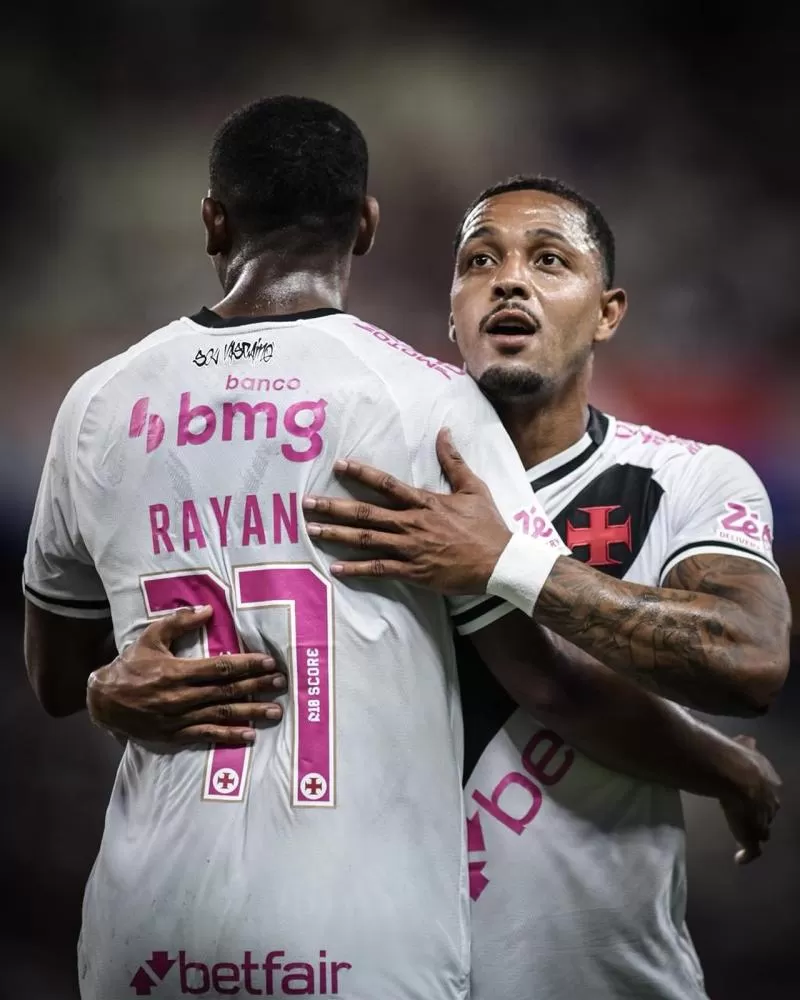 Vasco supera expulsão no primeiro tempo, vence o Fortaleza fora de casa e sobe na tabela do Brasileirão