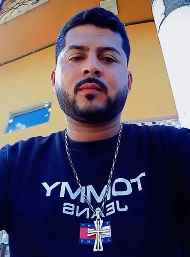 Empresário é morto a tiros e filho de 10 anos sai baleado na noite desta segunda (20), no bairro Areia Fina, em São Bento