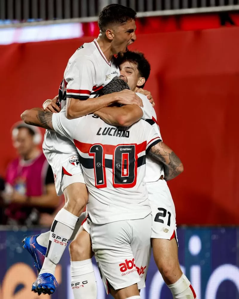 Em noite de Luciano, São Paulo reage, vence o Bahia e volta a mirar Libertadores