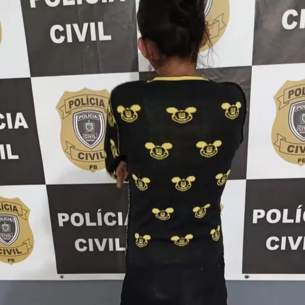 Mulher é presa suspeita de obrigar filhas a furtar e pedir dinheiro na rua, no Brejo da Paraíba