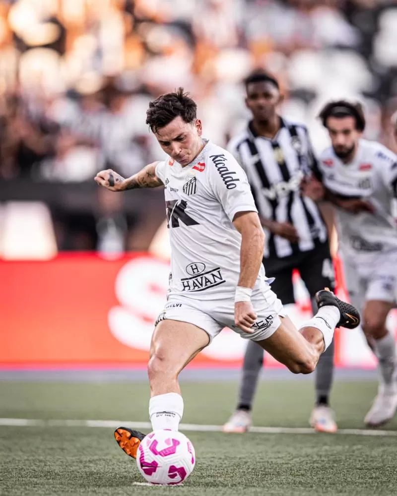 Botafogo fica à frente duas vezes, mas Santos busca empate no Nilton Santos