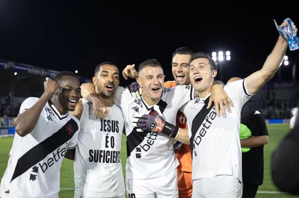 Vasco bate o Bragantino com autoridade e engata quarta vitória consecutiva no Brasileirão