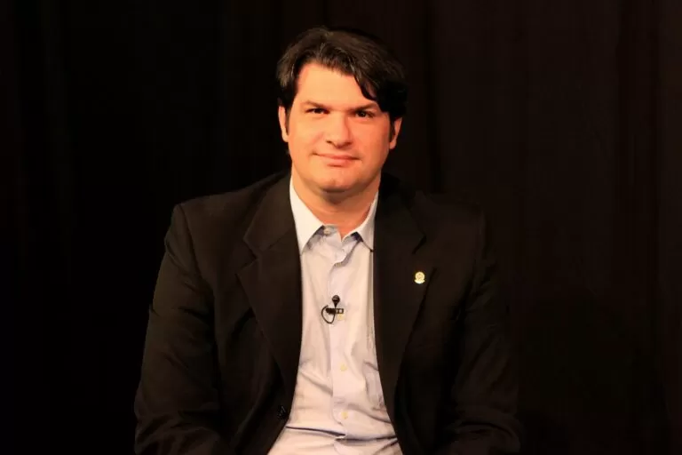 Para agradar Lucas, secretários afastam apoio de Cícero a João e fragilizam pretensão ao Senado, diz Leo Bezerra