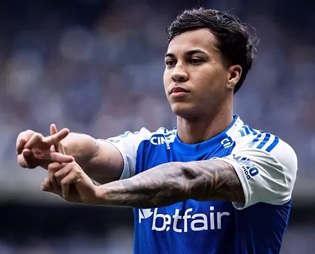 Cruzeiro vence, segue caça à liderança e mantém Vitória no Z-4