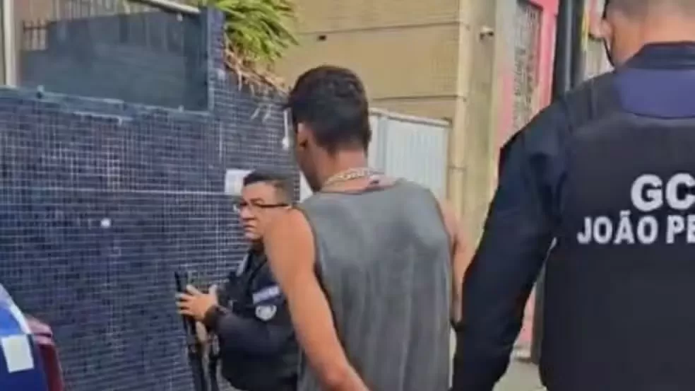 Suspeito de matar jovem a tiros em frente a agência bancária no Centro de João Pessoa é preso