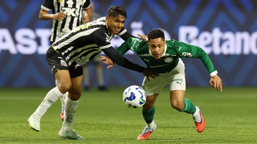 Palmeiras vence com show de Vitor Roque, abre vantagem na liderança e mantém Santos no Z-4