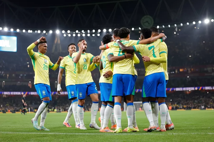 Brasil joga bem e vence Senegal com gols de Estêvão e Casemiro