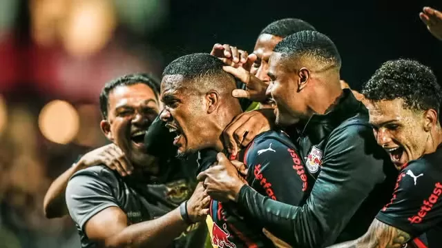 Em jogo adiantado, Bragantino supera Atlético-MG e vence a 3ª seguida no Brasileirão