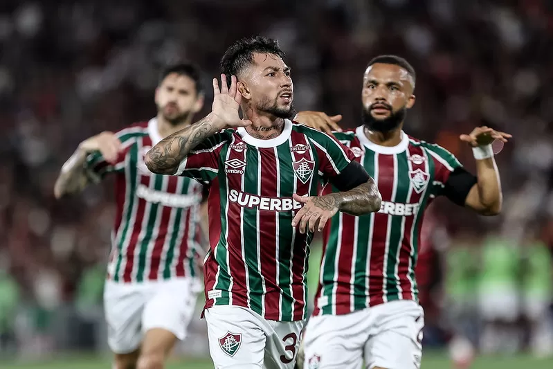 Fluminense vence o Flamengo com autoridade e se mantém no páreo pelo G-5