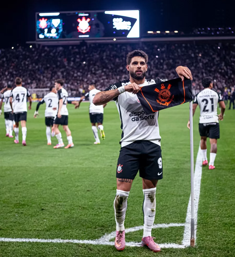 Com golaço de Memphis, Corinthians vence em Itaquera e encerra tabu no Majestoso