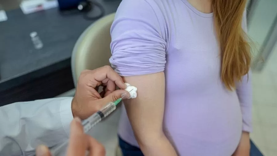 Vacinação de gestantes contra bronquiolite terá início em dezembro; Paraíba recebe mais de 13 mil doses