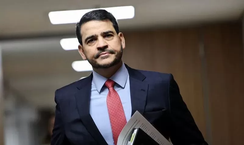 Ministros do STF veem demanda pessoal de Alcolumbre e entram em campo para ajudar Messias