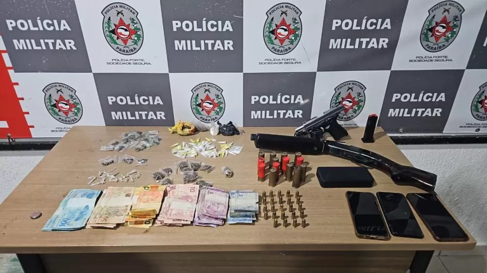 Polícia Militar ocupa comunidade e prende integrantes de facção com armas e drogas, no bairro do Jardim Veneza, em João Pessoa