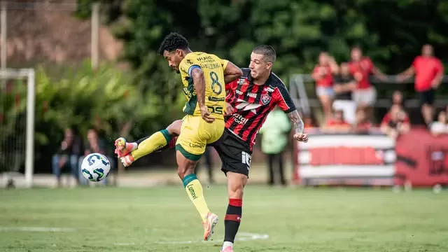 Com casa cheia, Vitória segura pressão do Mirassol, vence e empurra o Inter para o Z-4 