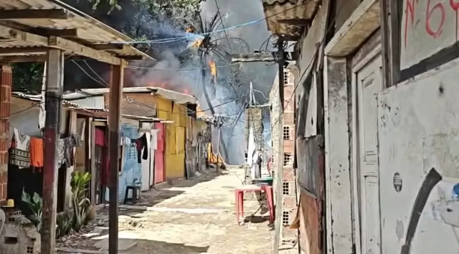 Mulher e quatro filhos morrem durante incêndio em comunidade no Recife; pai das crianças é preso em flagrante