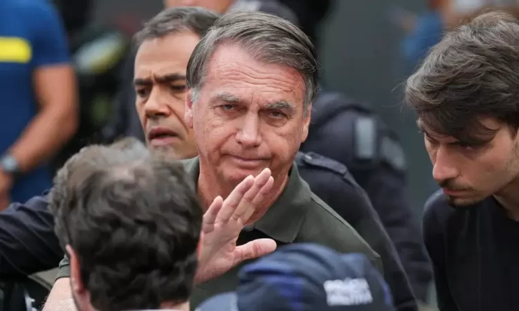 Bolsonaro passa por cirurgia nesta quinta-feira, que deve durar 4 horas