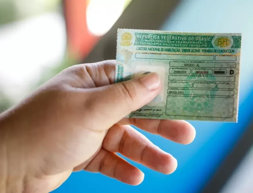 Nova regra para CNH já foi adotada em 17 estados e DF; autoescola deixa de ser obrigatória