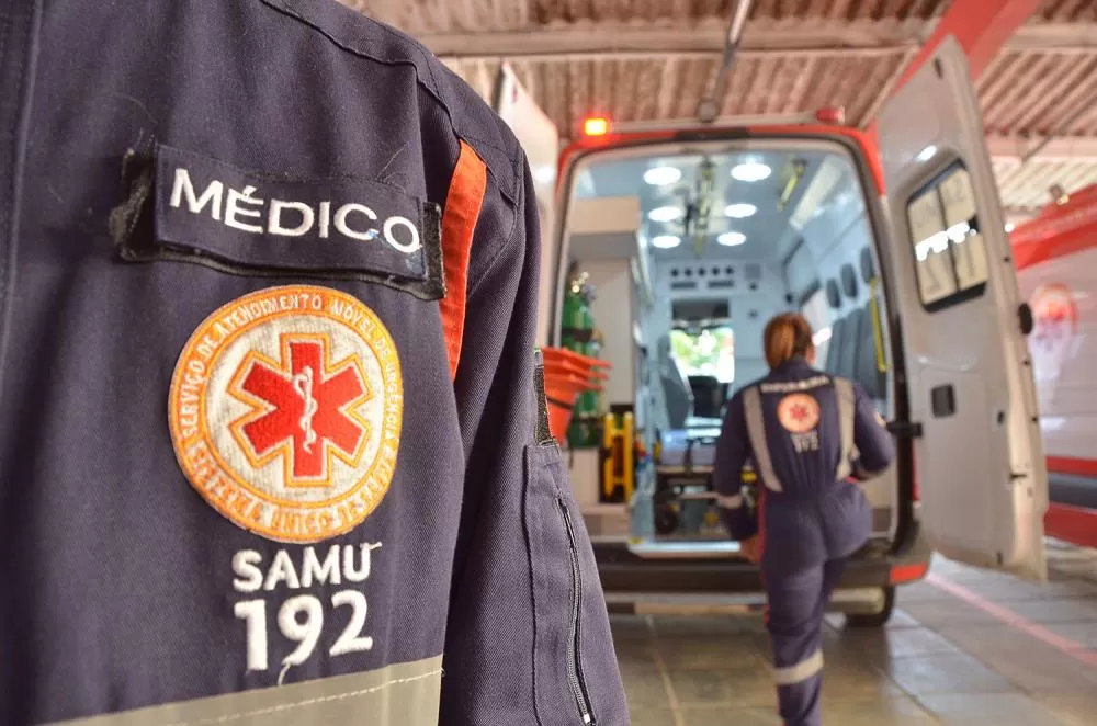 Criança de 2 anos se engasga durante almoço em creche e é internada em estado grave, em João Pessoa