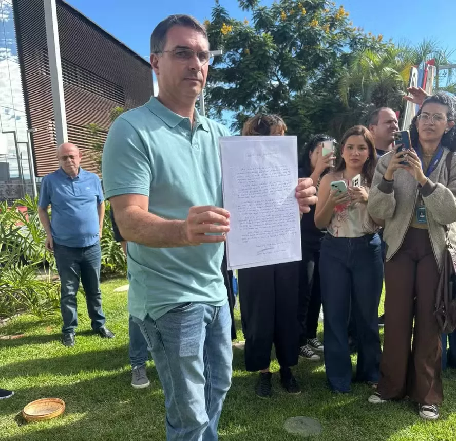 Bolsonaro divulga carta e reafirma Flávio como pré-candidato ao Planalto em 2026